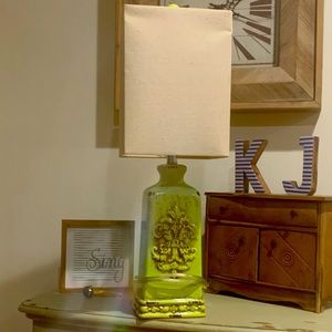 🛑SOLD🛑Beautiful Chartreuse Lamp